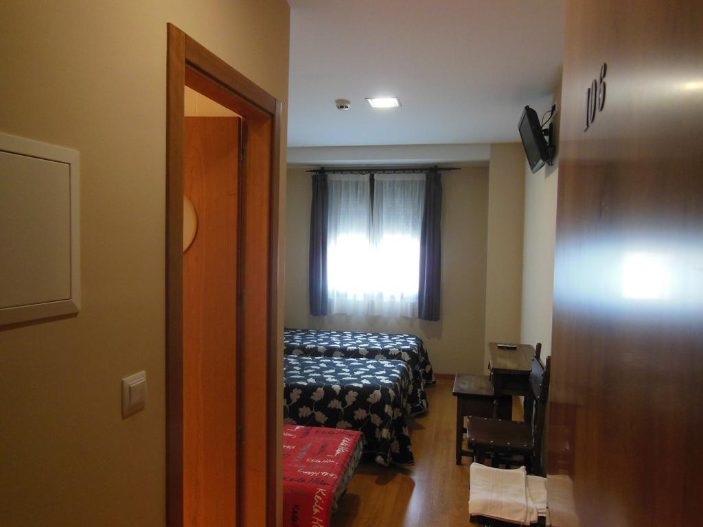 Hostal La Perdiz Sonseca Buitenkant foto